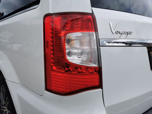 Lancia Voyager S 2.8 CRD 7 Sitze Navi TÜV Neu+Garantie – Bild 18