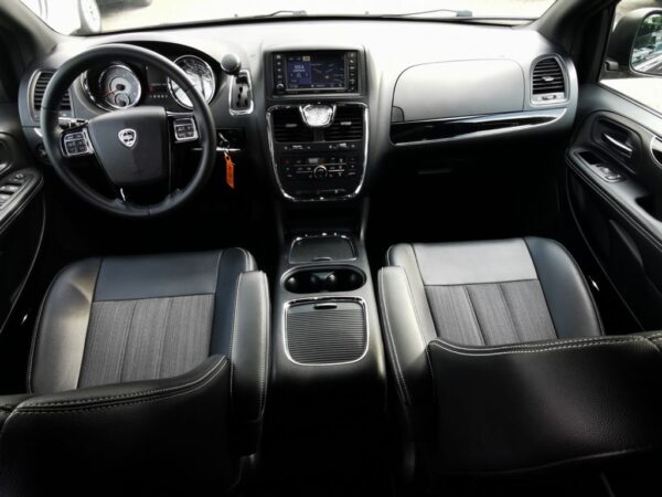 Lancia Voyager S 2.8 CRD 7 Sitze Navi TÜV Neu+Garantie – Bild 8