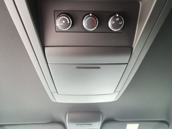Lancia Voyager S 2.8 CRD 7 Sitze Navi TÜV Neu+Garantie – Bild 17