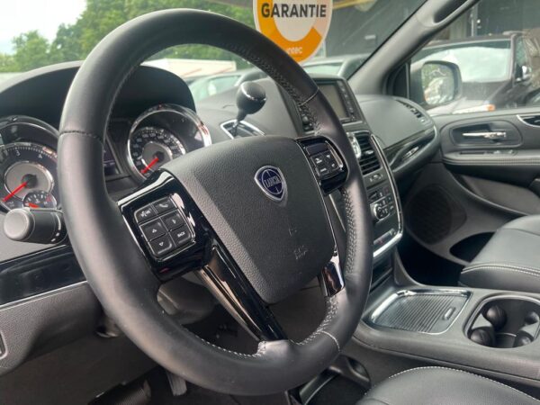 Lancia Voyager S 2.8 CRD 7 Sitzer Navi TÜV Neu+Garantie – Bild 13