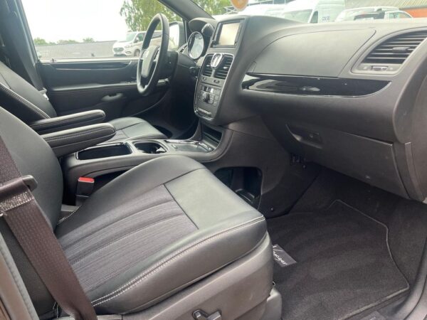 Lancia Voyager S 2.8 CRD 7 Sitzer Navi TÜV Neu+Garantie – Bild 16
