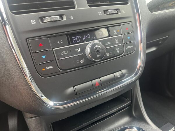 Lancia Voyager S 2.8 CRD 7 Sitzer Navi TÜV Neu+Garantie – Bild 17
