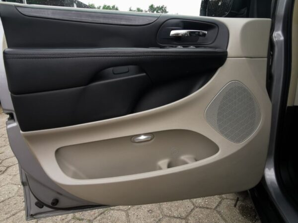 Lancia Voyager 2.8 CRD 7 Sitze TÜV Neu+Garantie – Bild 16