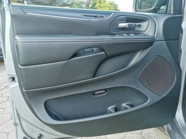 Lancia Voyager S 2.8 CRD 7 Sitze Navi TÜV Neu+Garantie – Bild 15